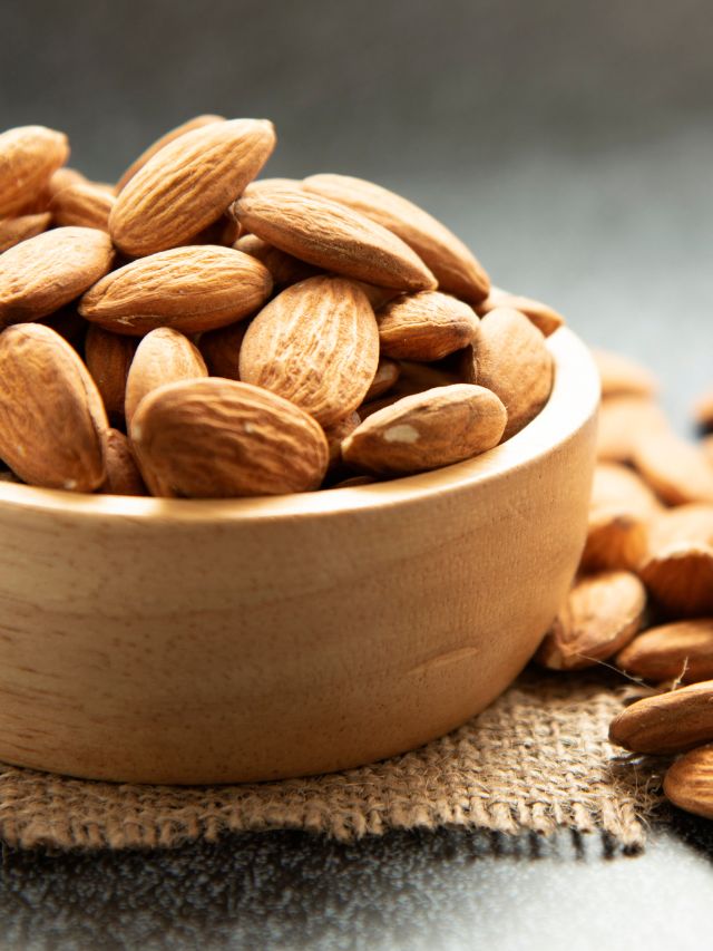 रोज कितने बादाम खा सकते हैं आप, जानें