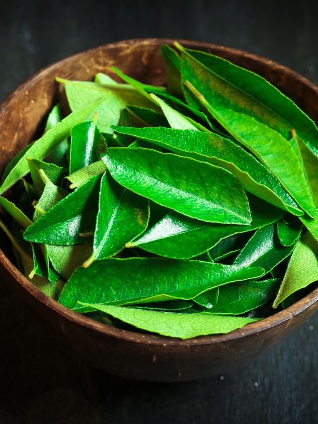 सुबह खाएं ये पत्ते, बाल झड़ना और शुगर दोनों होंगे गायब!