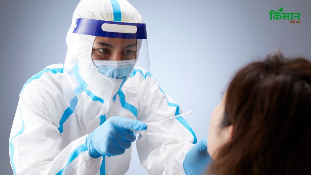 इसके आम लक्षण खांसी, बुखार, गले में खराश और सांस लेने में तकलीफ है. इसकी रोकथाम के लिए भीड़ में मास्क जरूर पहनें, हाथों की सफाई पर ध्यान दें. लक्षण दिखें तो तुरंत टेस्ट कराएं और आइसोलेट हों, बुजुर्ग और बीमार लोगों का विशेष ध्यान रखें. इसके आम लक्षण खांसी, बुखार, गले में खराश और सांस लेने में तकलीफ है. इसकी रोकथाम के लिए भीड़ में मास्क जरूर पहनें, हाथों की सफाई पर ध्यान दें. लक्षण दिखें तो तुरंत टेस्ट कराएं और आइसोलेट हों, बुजुर्ग और बीमार लोगों का विशेष ध्यान रखें.