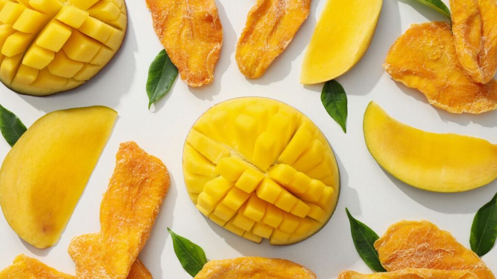 कलीमुल्लाह खान केवल सातवीं कक्षा तक पढ़े हैं. उन्होंने बताया कि उनका मन कभी पढ़ाई में नहीं लगा, लेकिन आमों की बागवानी के प्रति उनका प्रेम बचपन से था, और आज भी वही जुनून कायम है.