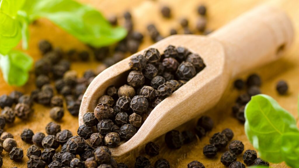 Black Pepper Prices Keep Rising Even After Diwali — Low Production and Brazil Imports Drive Surge