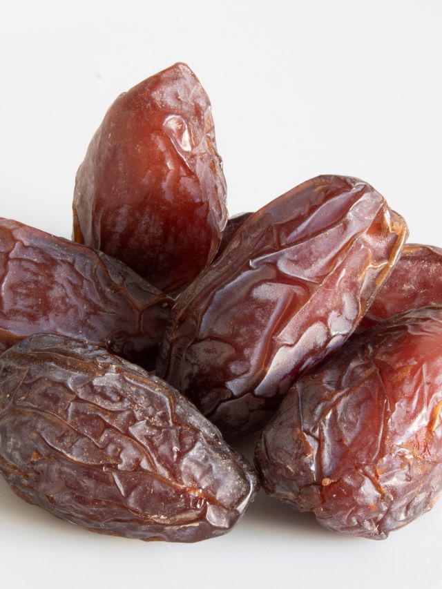 नकली खजूर तो नहीं खा रहे आप, ऐसे करें पहचान!