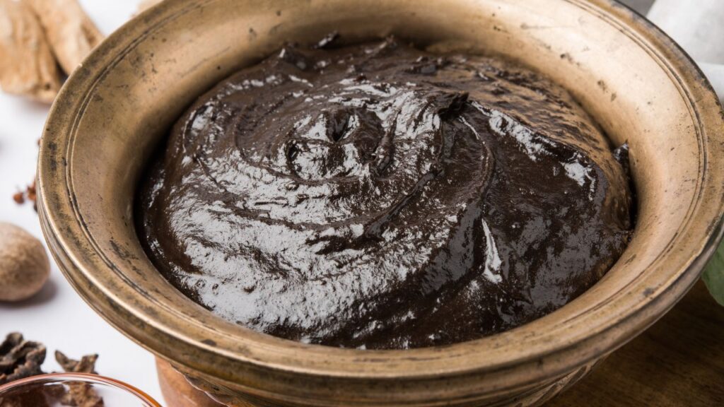 इस च्यवनप्राश को बनाना बेहद आसान है. हल्दी, अदरक, काली मिर्च, शहद, नींबू छिलका और बादाम बटर को मिक्स करें और रोजाना 1 चम्मच सेवन करें स्वादिष्ट और असरदार दोनों. (इस खबर में दी गई जानकारी केवल सामन्य ज्ञान पर आधारित है.)