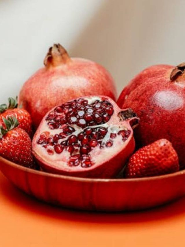 रोजाना एक अनार खाने से शरीर रहेगा हेल्दी, इन रोगों से भी मिलेगी राहत