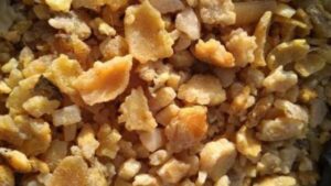 1 किलो हींग की कीमत हजारों में! जानिए क्यों इतना कीमती है यह मसाला