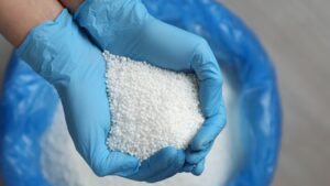 अप्रैल में बढ़ेगा देश में यूरिया उत्पादन, LNG सप्लाई सुधरने से किसानों को समय पर मिल सकती है खाद