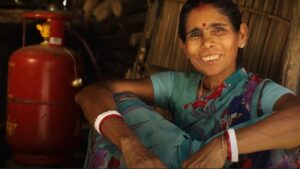 ग्रामीण महिलाओं को मोदी सरकार का एक और तोहफा, इस योजना की सब्सिडी एक साल और देने का ऐलान