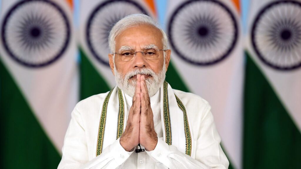 Per Drop, More Crop Scheme: मोदी सरकार ने आधुनिक सिंचाई तकनीक जैसे ड्रिप इरिगेशन और स्प्रिंकलर का प्रचार किया. इसका उद्देश्य कम पानी में अधिक पैदावार लेना है, जिससे जल संरक्षण के साथ-साथ किसानों की उत्पादकता भी बढ़े.