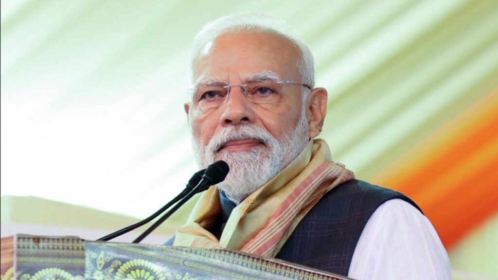 Soil Health Card Scheme: किसानों को उनकी जमीन की गुणवत्ता समझने और उसी अनुसार खाद और उर्वरक का उपयोग करने के लिए सॉयल हेल्थ कार्ड दिया गया. इससे मिट्टी की उर्वरता बनी रहती है और पैदावार की गुणवत्ता बेहतर होती है.