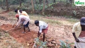 आजादी के 76 साल बाद भी सड़क नहीं, पर हिम्मत से गांव वालों ने खुद बना डाला रास्ता