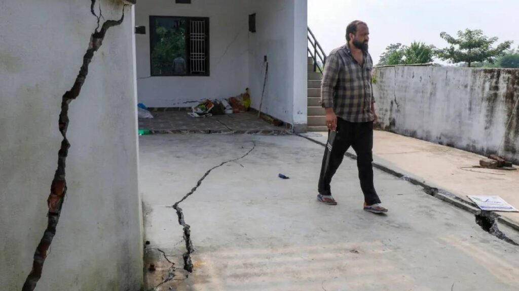Jammu & Kashmir Villages Sink Due to Land Subsidence, Over 3,000 Residents Forced to Evacuate