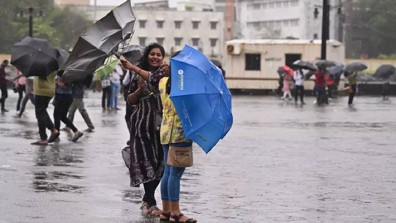 यूपी, बिहार, उत्तराखंड में भारी बारिश का अलर्ट, जानिए कैसा रहेगा आपके राज्य का मौसम?