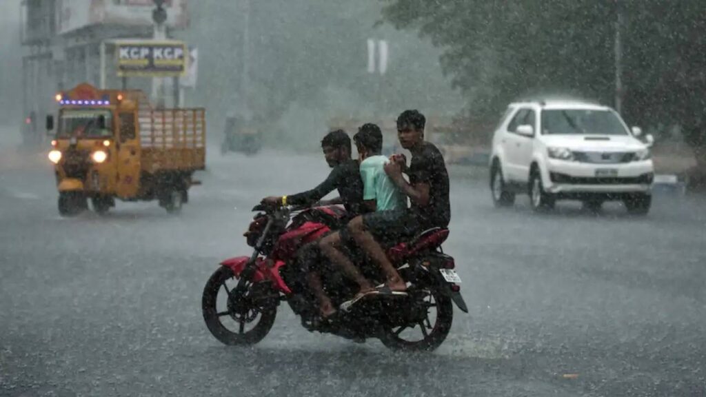 Monsoon Withdrawal Begins Across North India, Heavy Rain Alert for Odisha, Chhattisgarh and Central States