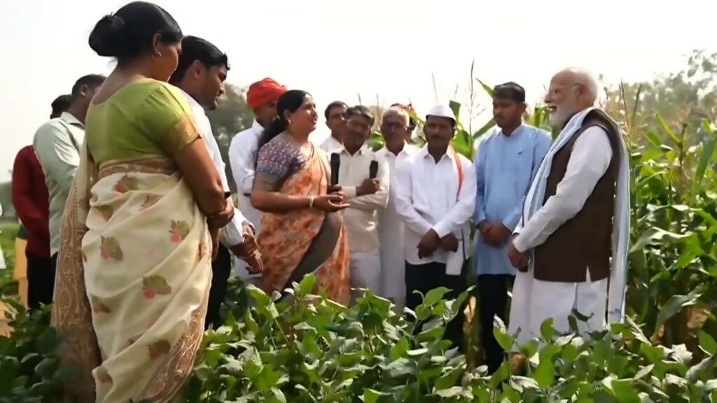 50,000 किसानों को नेशनल मिशन फॉर नैचुरल फार्मिंग में प्रमाणित किया गया, 38,000 MAITRI तकनीशियनों को ट्रेनिंग दी गई और 10,000 से ज्यादा ई-PACS चालू किए गए, साथ ही डेयरी और मछली पालन समितियों को मजबूत बनाया गया.