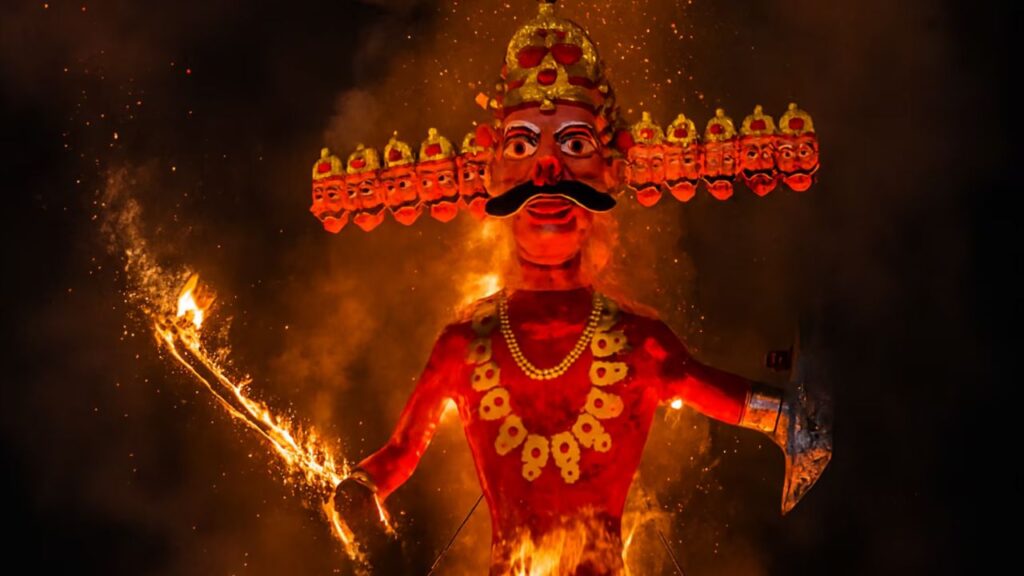 Shastra Pujan: इस दिन घर में शस्त्र और शमी के पौधों की पूजा की जाती है. शस्त्र पूजन से परिवार की सुरक्षा और शक्ति में वृद्धि होती है, जबकि शमी पूजन से समृद्धि, सौभाग्य और खुशहाली आती है. Shastra Pujan: इस दिन घर में शस्त्र और शमी के पौधों की पूजा की जाती है. शस्त्र पूजन से परिवार की सुरक्षा और शक्ति में वृद्धि होती है, जबकि शमी पूजन से समृद्धि, सौभाग्य और खुशहाली आती है.