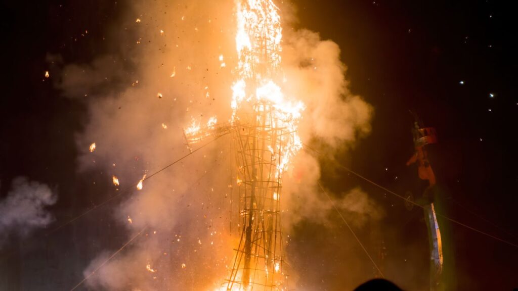 Shubh Muhurat: विजय मुहूर्त 2 अक्टूबर 2025 को दोपहर 02:09 से 02:56 बजे तक रहेगा. इस समय पूजा और नए कार्य करने से लाभ और सकारात्मक ऊर्जा कई गुना बढ़ जाती है, इसलिए इस मुहूर्त का विशेष महत्व है. Shubh Muhurat: विजय मुहूर्त 2 अक्टूबर 2025 को दोपहर 02:09 से 02:56 बजे तक रहेगा. इस समय पूजा और नए कार्य करने से लाभ और सकारात्मक ऊर्जा कई गुना बढ़ जाती है, इसलिए इस मुहूर्त का विशेष महत्व है.