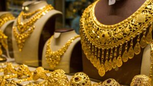 Gold Rate Today: सोने-चांदी के दामों में अचानक गिरावट! जानें आज के रेट और निवेश के लिए सही समय