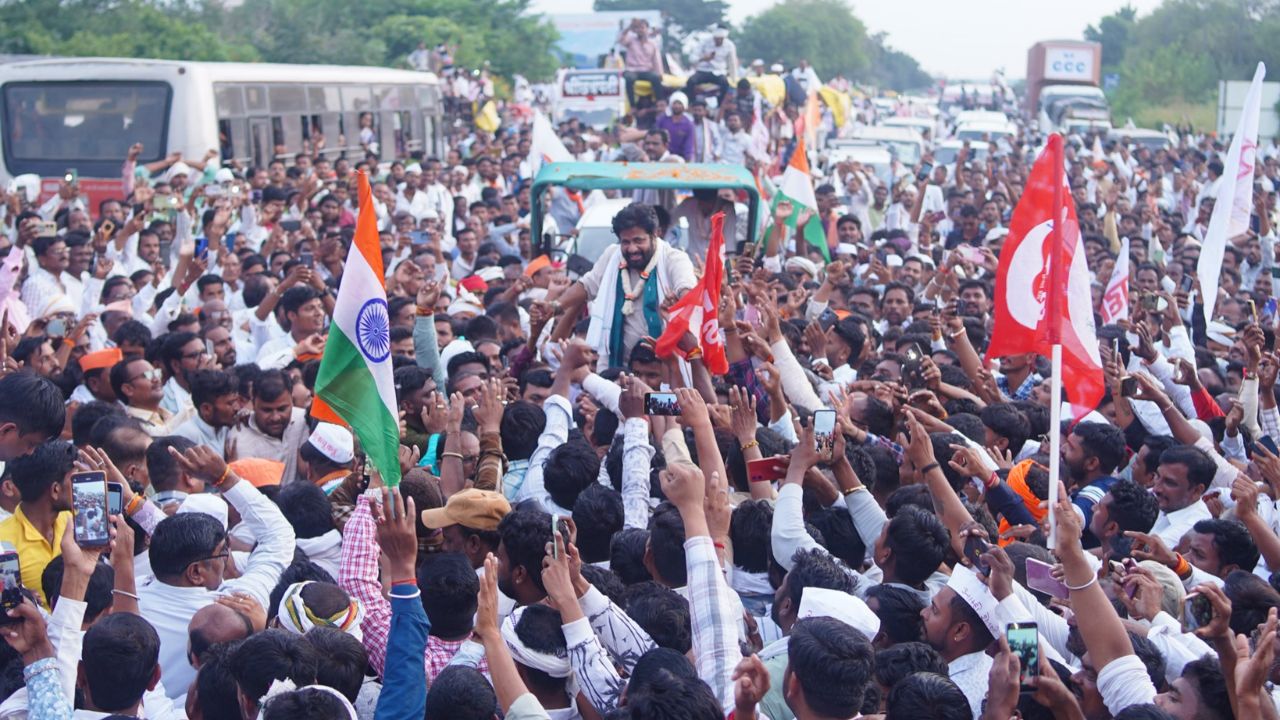 कर्जमाफी आंदोलन में नया मोड़.. बच्चू कडू के साथ आए मनोज जरांगे, किसानों ने हाइवे को बनाया ठिकाना