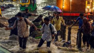 सावधान रहें! 48 घंटे में बदलेगा मौसम का मिजाज, 17 राज्यों में आंधी-तूफान और तेज हवाओं का अलर्ट सावधान रहें! 48 घंटे में बदलेगा मौसम का मिजाज, 17 राज्यों में आंधी-तूफान और तेज हवाओं का अलर्ट