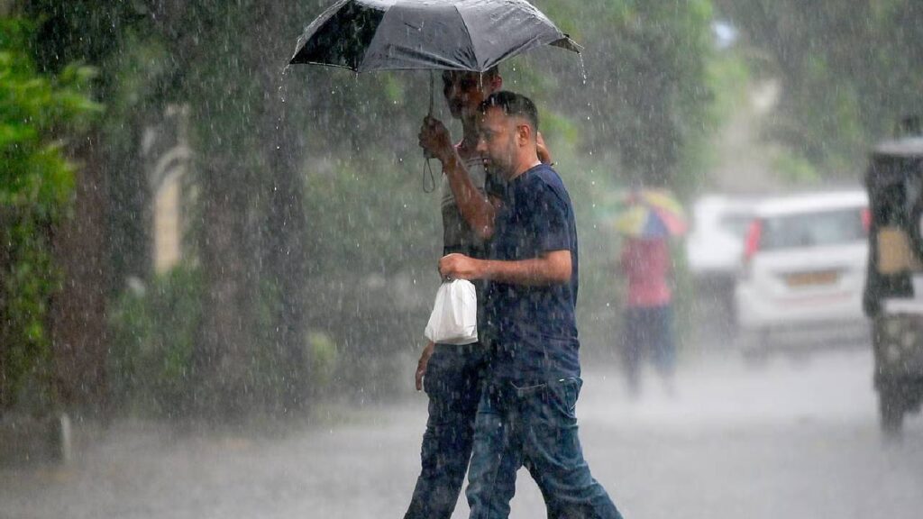 Cyclone Montha to Wreak Havoc: Heavy Rain and Cold Wave Alert for Delhi, UP, Bihar, MP, and Rajasthan