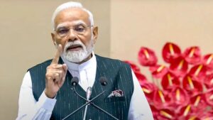 महाराष्ट्र दौरे पर किसानों को राहत पैकेज देंगे पीएम मोदी, 60 लाख हेक्टेयर चौपट फसलों की भरपाई होगी