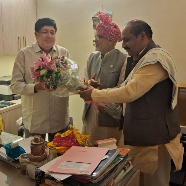 Farmer leaders met IFFCO chairman regarding fertilizer supply