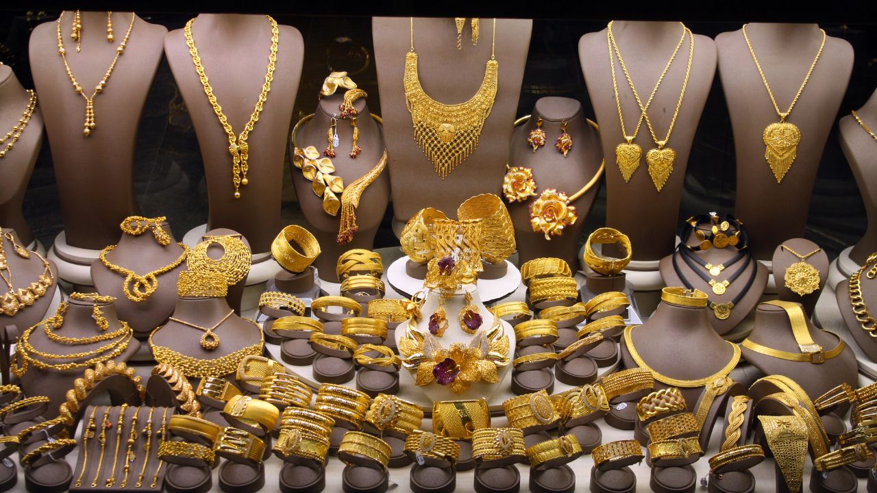 Gold Rate Today November 25 2025 Silver Price Surges In India Check City Wise Rates