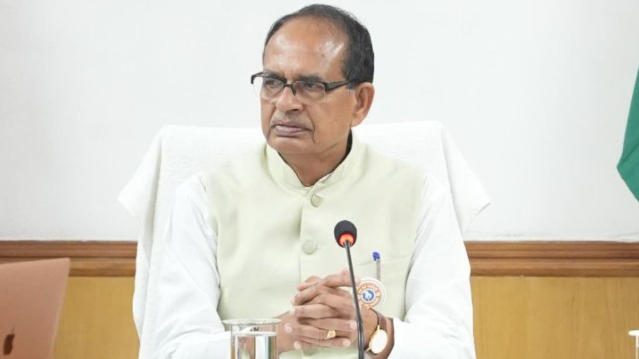 Pm Fasal Bima Yojana Farmers Getting Claim Of Rs 1 Or Rs 3 Is Joke Agriculture Minister Furious Over Crop Insurance Irregularities Orders Investigation