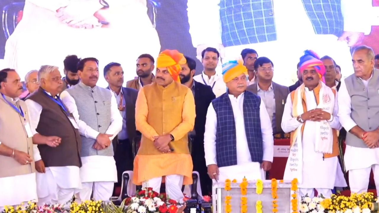 2 हजार गांवों के किसानों को 238 करोड़ रुपये की भरपाई, खातों में पैसे देख चहके 3 लाख अन्नदाता