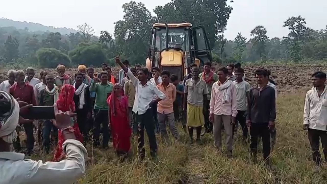 Tribal Farmers Eviction Notice By Forest Dept To Reversed After Union Minister Shivraj Singh Intervention After Farmers Protest