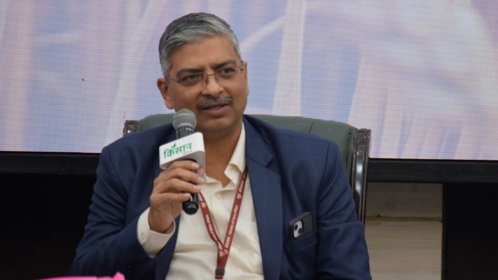 जैविक खेती पर जोर: प्रधानमंत्री की आर्थिक सलाहकार परिषद (EAC) के ज्वॉइंट सेक्रेटरी केके त्रिपाठी ने अन्नपूर्णा समिट 2025 (Kisan India Annapurna Summit) में कहा कि केंद्र सरकार सीमांत और महिला किसानों को सस्ती दरों पर जैविक उर्वरक उपलब्ध कराकर जैविक खेती को बढ़ावा दे रही है.