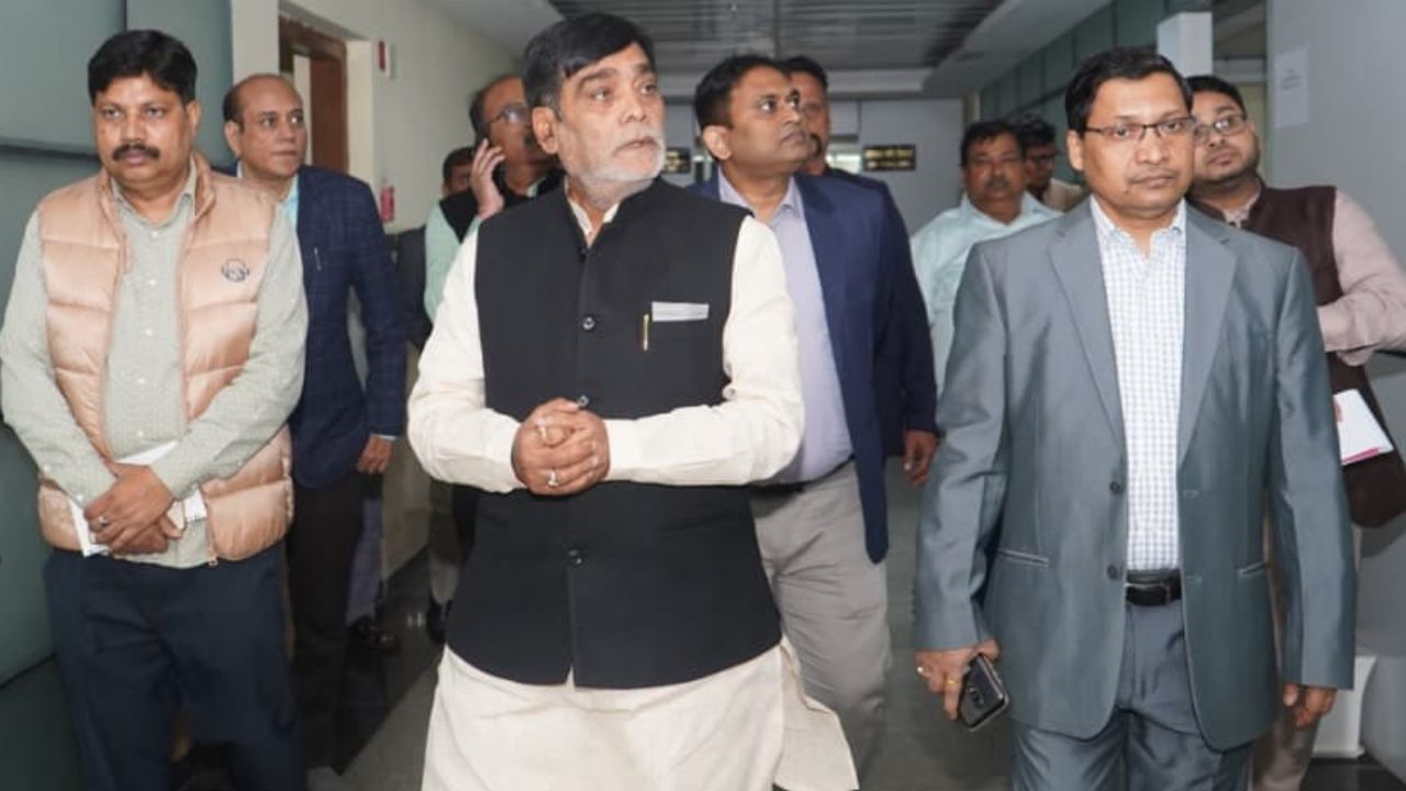 Kisan Call Center Provide Information To Farmers About Good Seeds And Advanced Farming Bihar Agriculture Minister Spoke To Farmers Through Radio