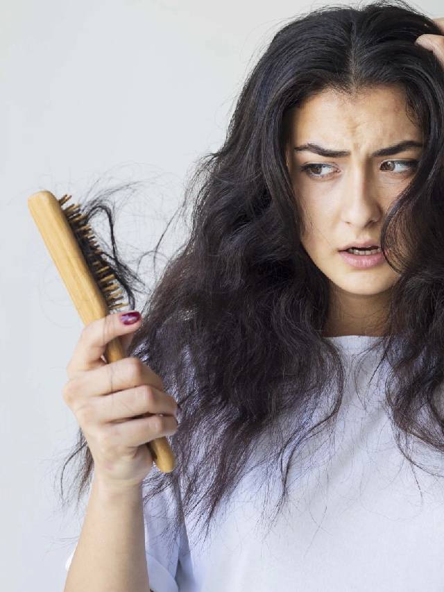 सर्दियों में क्यों बढ़ जाता है Hair Fall? 3 वजहें जो आप नहीं जानते