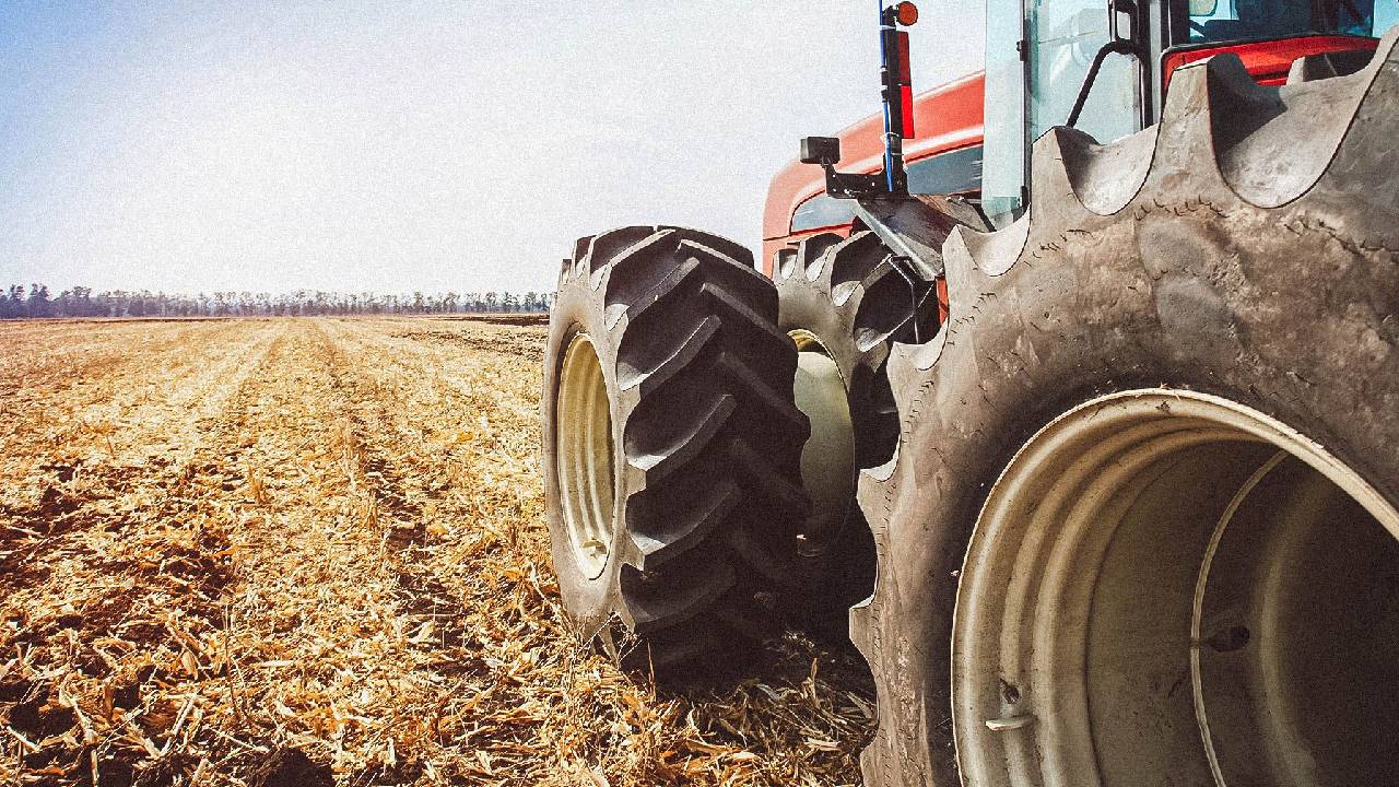 Big Tractor Tyres Disadvantages Hidden Costs Fuel Mileage Engine Damage Farmers