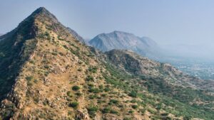 क्या सुप्रीम कोर्ट से पूरी होगी धरती की सबसे पुरानी पर्वतमाला अरावली की उम्मीद? पढ़ें डिटेल्स क्या सुप्रीम कोर्ट से पूरी होगी धरती की सबसे पुरानी पर्वतमाला अरावली की उम्मीद? पढ़ें डिटेल्स