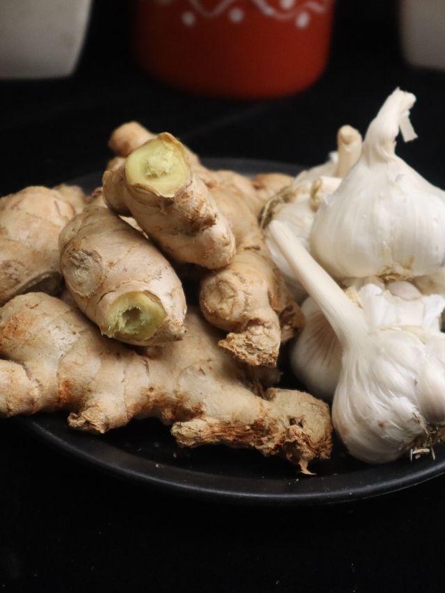 क्या फ्रिज में रखने से जरहीले हो जाते हैं लहसुन और अदरक?