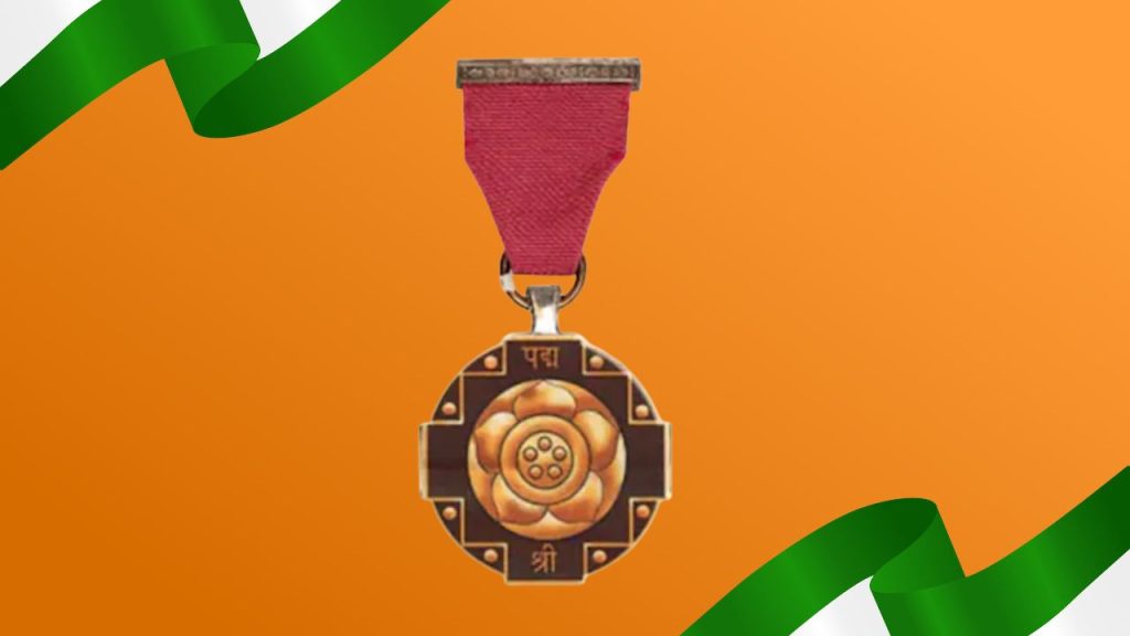 गणतंत्र दिवस 2026 की पूर्व संध्या पर घोषित पद्म पुरस्कारों में इस बार कृषि क्षेत्र का दबदबा साफ नजर आया. सूची में 5 जाने-माने कृषि वैज्ञानिकों और 4 प्रगतिशील किसानों को शामिल किया गया, जो भारत की ग्रामीण अर्थव्यवस्था को मजबूत करने में अहम भूमिका निभा रहे हैं.