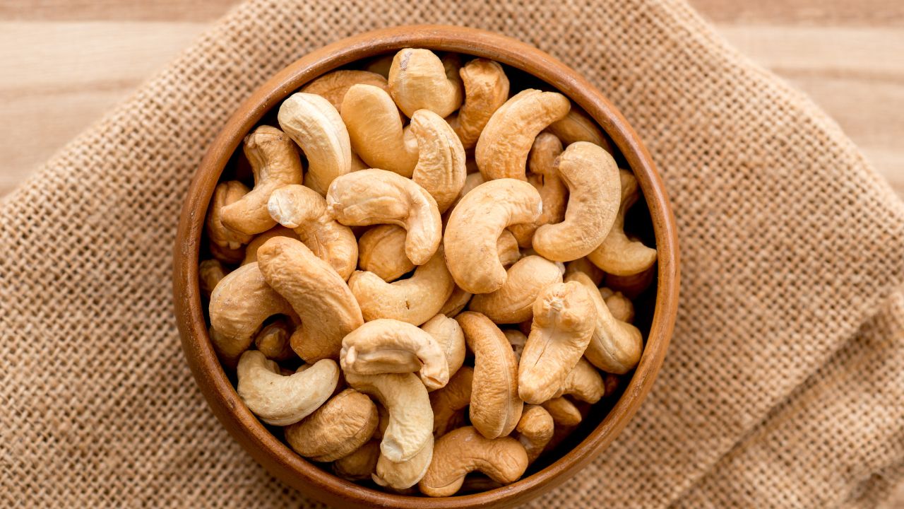 Tips And Tricks How To Identify Fake Cashews Nakli Kaju Ki Pehchan Kaise Kare