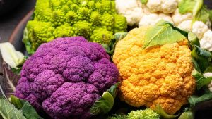 बाजार में छाई रंगीन फूलगोभी, सफेद गोभी से ज्यादा मिलेगा दाम और फायदा