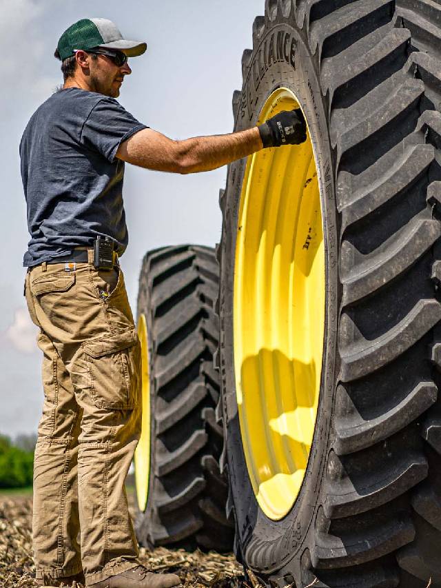 नया ट्रैक्टर टायर खरीदने से पहले जान लें ये तरीका, होगी हजारों की बचत