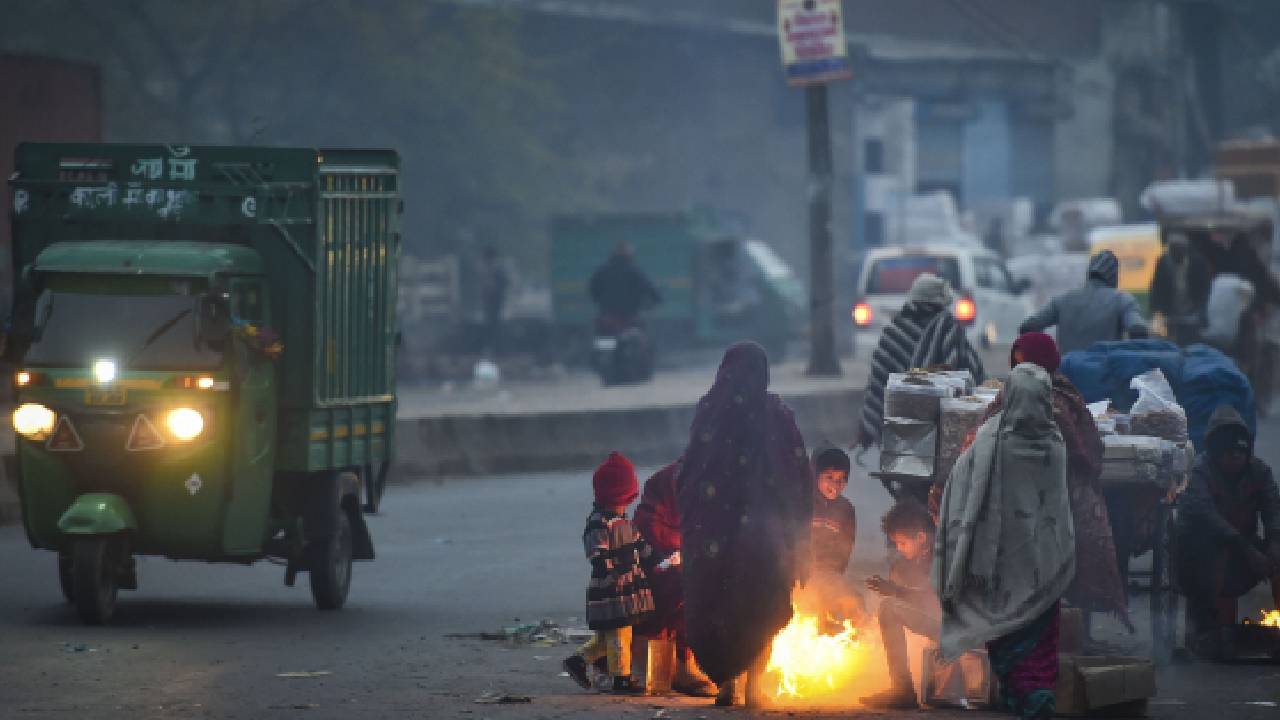 दिल्ली से राजस्थान तक धुंध और कड़ाके की ठंड, IMD ने इन राज्यों के लिए जारी किया अलर्ट