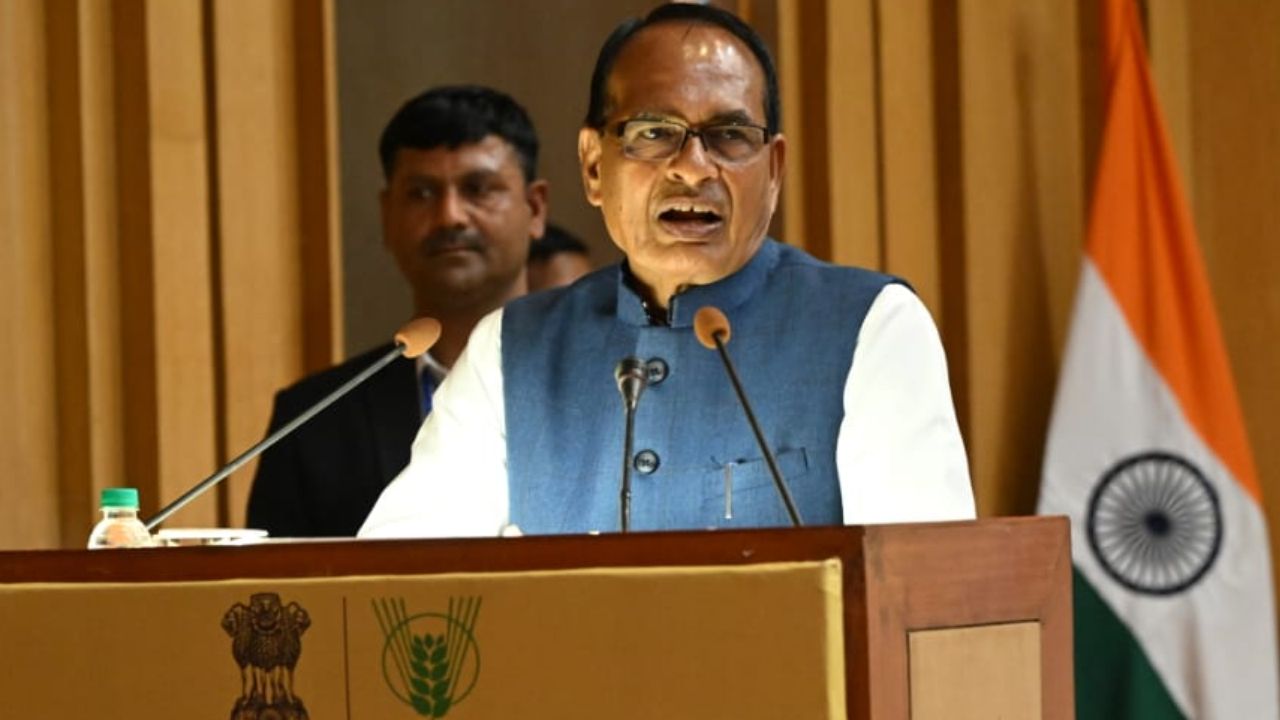 Trees Are Essential To Save Earth Shivraj Singh Said All Programs Of Agriculture Ministry Will Begin With Tree Plantation