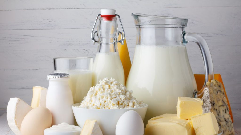 डेयरी सेक्टर पर भारत की ‘रेड लाइन’ बरकरार: अमेरिका के लिए डेयरी बाजार नहीं खोला गया. इससे देश के करोड़ों छोटे दुग्ध उत्पादक किसान और सहकारी डेयरी मॉडल पूरी तरह सुरक्षित रहे.