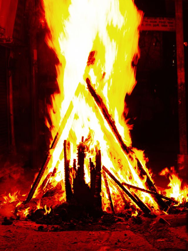 होलाष्टक के 8 दिनों में भूलकर भी न करें ये काम!