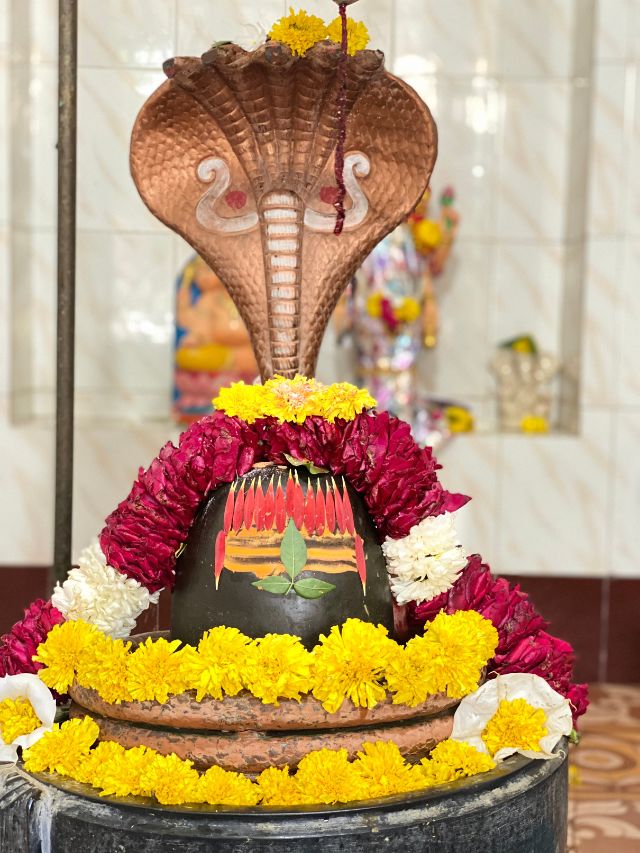 महाशिवरात्रि पर इस तरह करें भोलेनाथ का अभिषेक, जानें