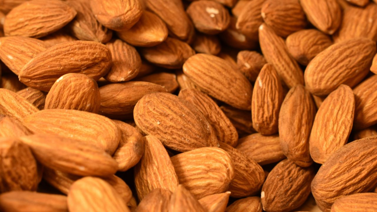 Tips And Tricks Nakli Badam Ki Pahchan Kaise Kare How To Identify Fake Almonds