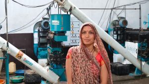 ग्रामीण महिला ने तेल पेराई कारखाना खोलकर बदली किस्मत, बनाया गोपाल कृष्ण ब्रांड और हर महीने कमाई 8 लाख  