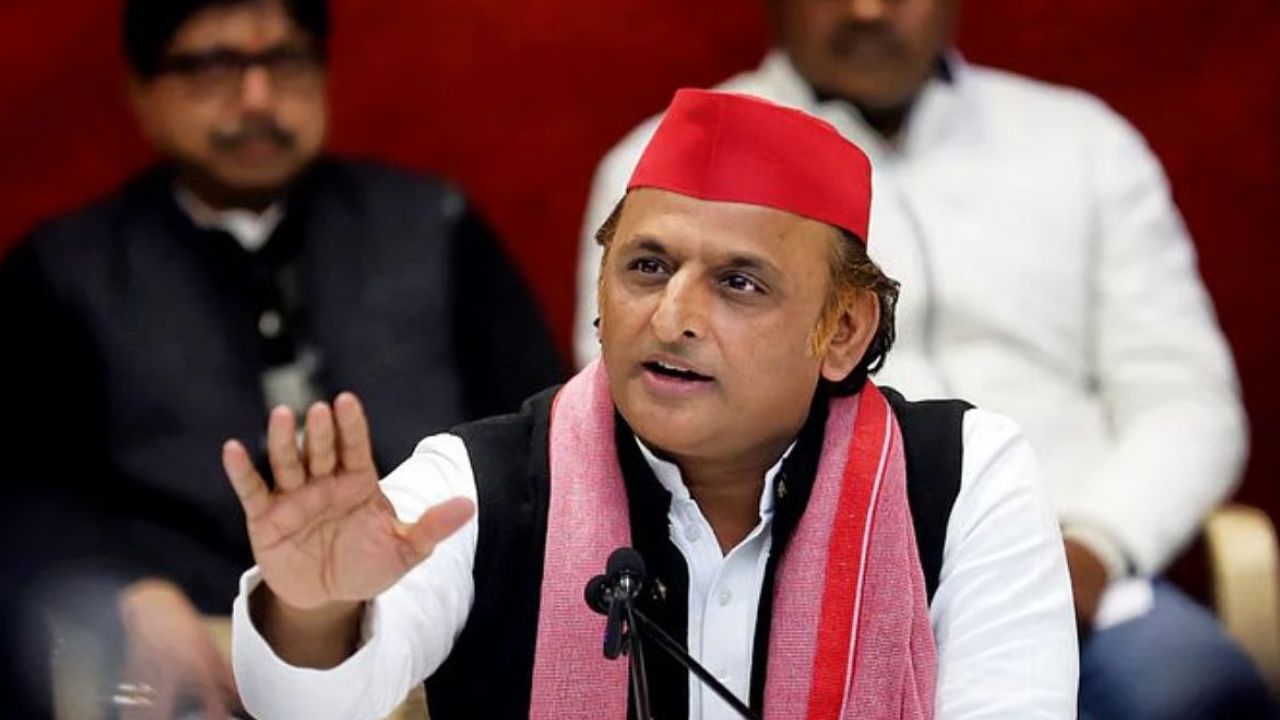 Sp Cheif Akhilesh Yadav Criticized Center Govt Over Trade Deal With America He Said If Everything Comes From Abroad What Will Farmers Grow