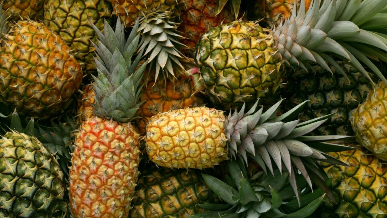Pineapple Prices Hit Decade High Strong Demand Lower Production Summer Season Farmers Benefit India 2026