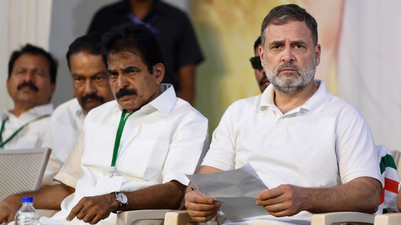 Rahul Gandi Said Farmers Are Unable To Find Storage And Prices Facing Serious Crisis In Farmers Convention Peravoor Kerala